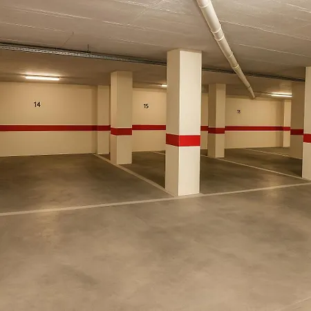 Apartament Spacious With Huge Terrace And Swimming Pool *