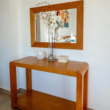 Spacious With Huge Terrace And Swimming Pool Appartement *