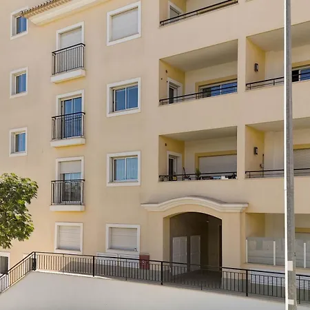 Spacious With Huge Terrace And Swimming Pool Appartement