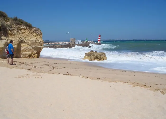 Spacious With Huge Terrace And Swimming Pool 公寓