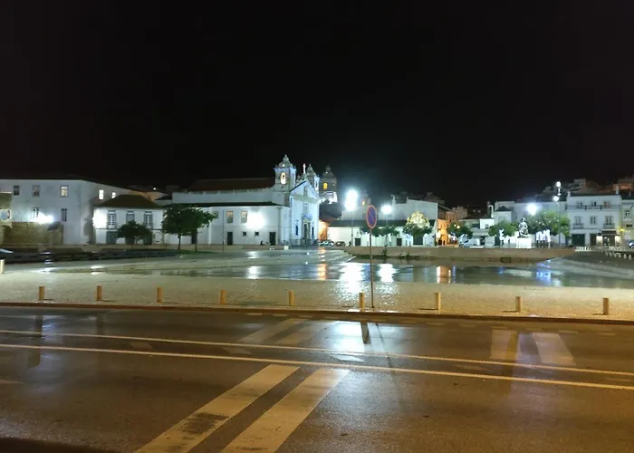 Spacious With Huge Terrace And Swimming Pool 公寓