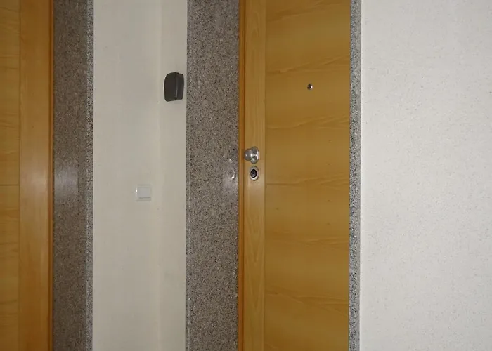 Spacious With Huge Terrace And Swimming Pool アパート *