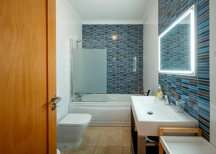 Spacious With Huge Terrace And Swimming Pool * ラゴス