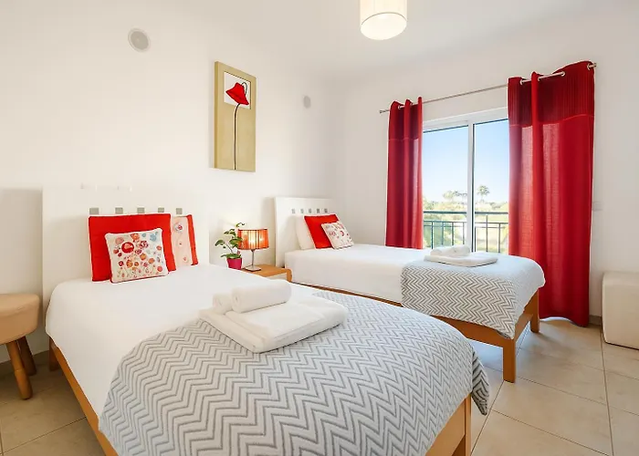 Spacious With Huge Terrace And Swimming Pool アパート ラゴス