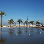 Spacious With Huge Terrace And Swimming Pool Apartmán *