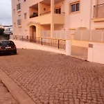 Spacious With Huge Terrace And Swimming Pool Lagos