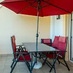 Apartmán Spacious With Huge Terrace And Swimming Pool