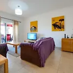 Spacious With Huge Terrace And Swimming Pool Apartmán *