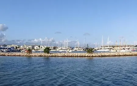 Spacious With Huge Terrace And Swimming Pool * Lagos