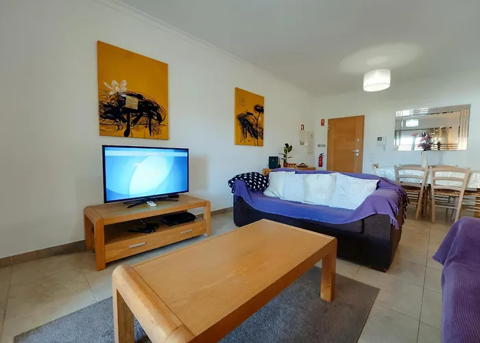 Spacious With Huge Terrace And Swimming Pool Λάγος