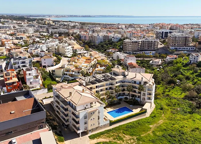 Spacious With Huge Terrace And Swimming Pool *