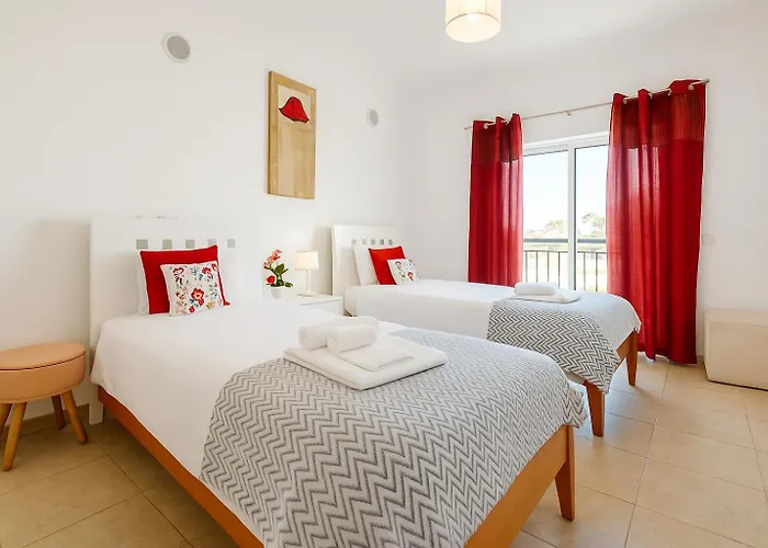 Διαμέρισμα Spacious With Huge Terrace And Swimming Pool *