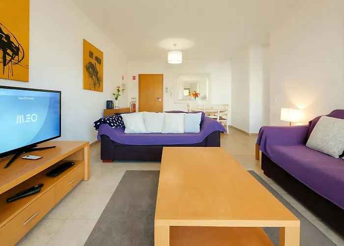 Διαμέρισμα Spacious With Huge Terrace And Swimming Pool