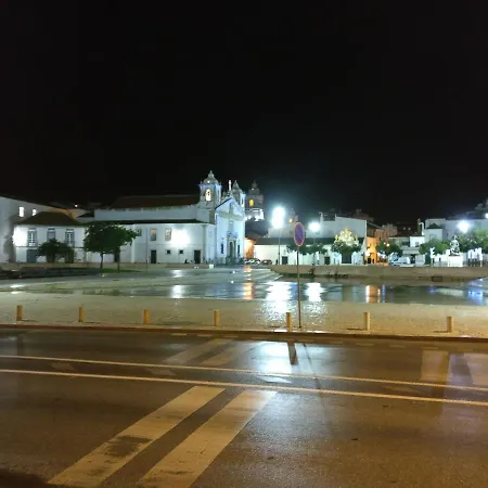 Spacious With Huge Terrace And Swimming Pool Apartman