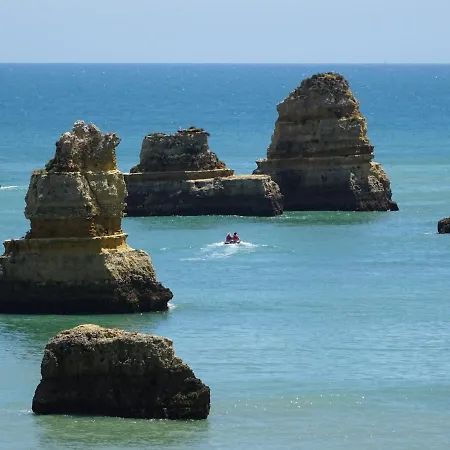 Spacious With Huge Terrace And Swimming Pool Lagos